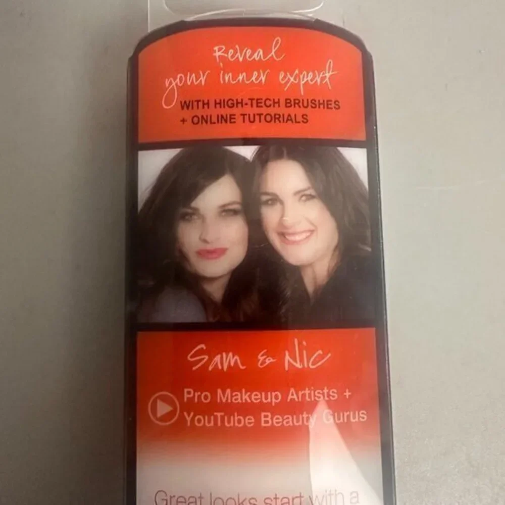 Real Techniques foundation Brush Rose Gold by Sam & Nic‎ Stage makeup high tech